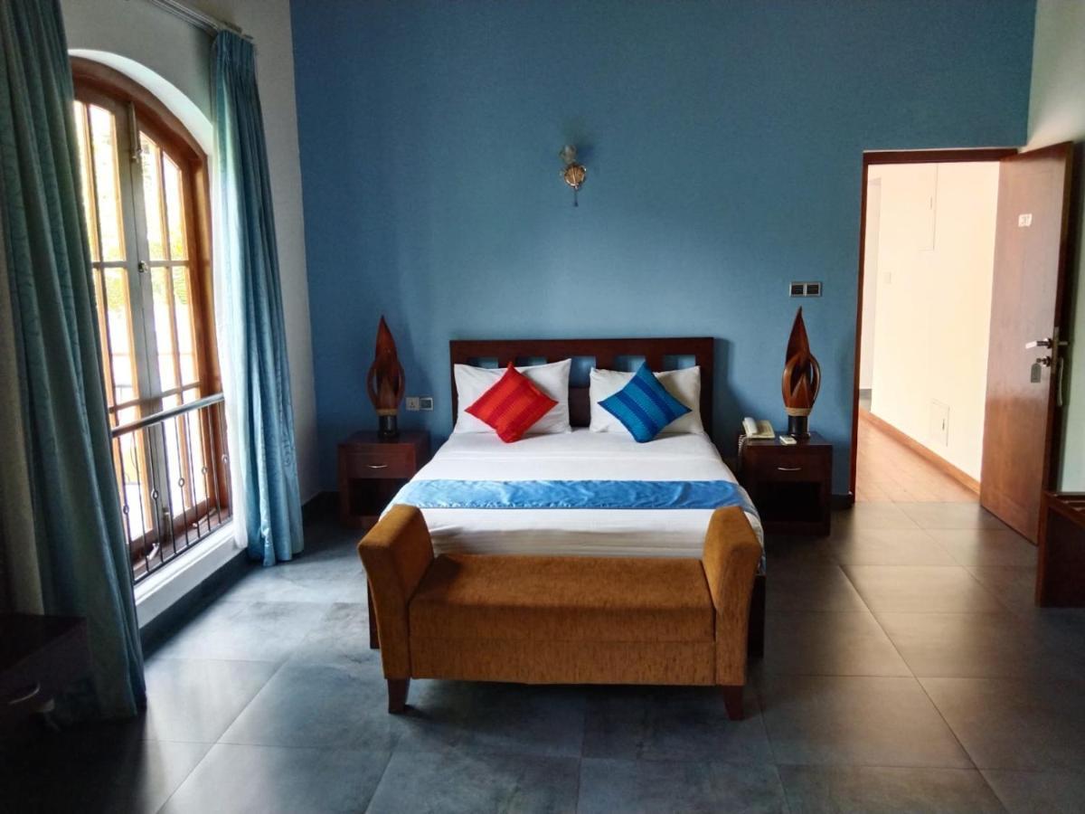 Hotel Ellen's Place 3*