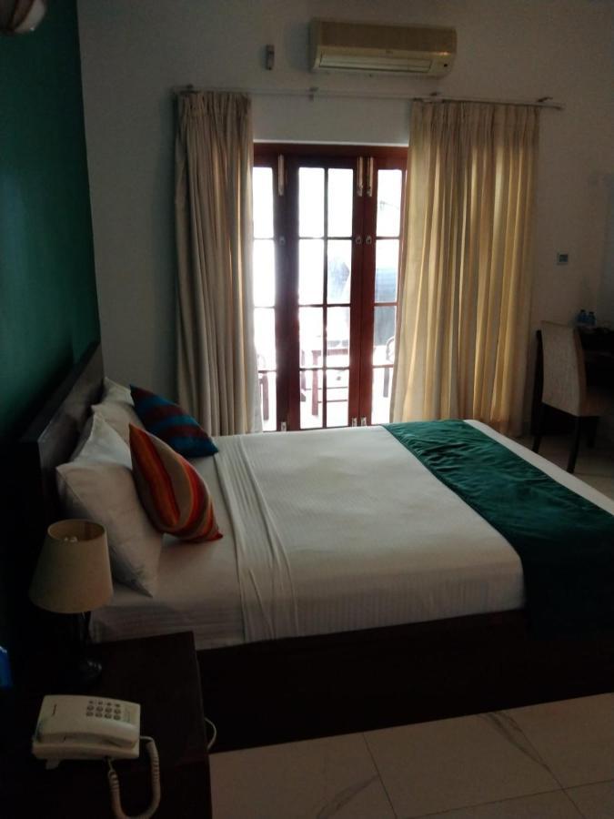 Ellen's Place Hotel 3*