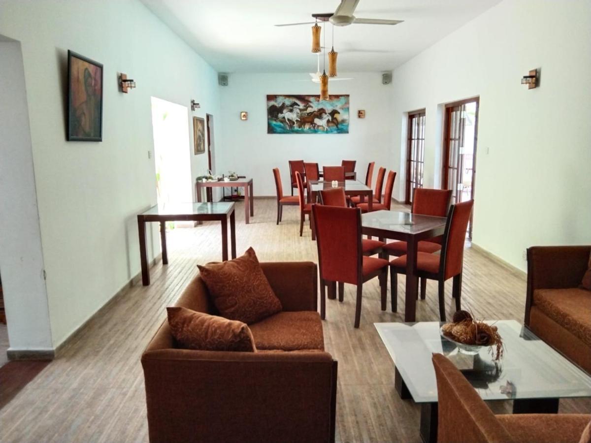 Ellen's Place Hotel