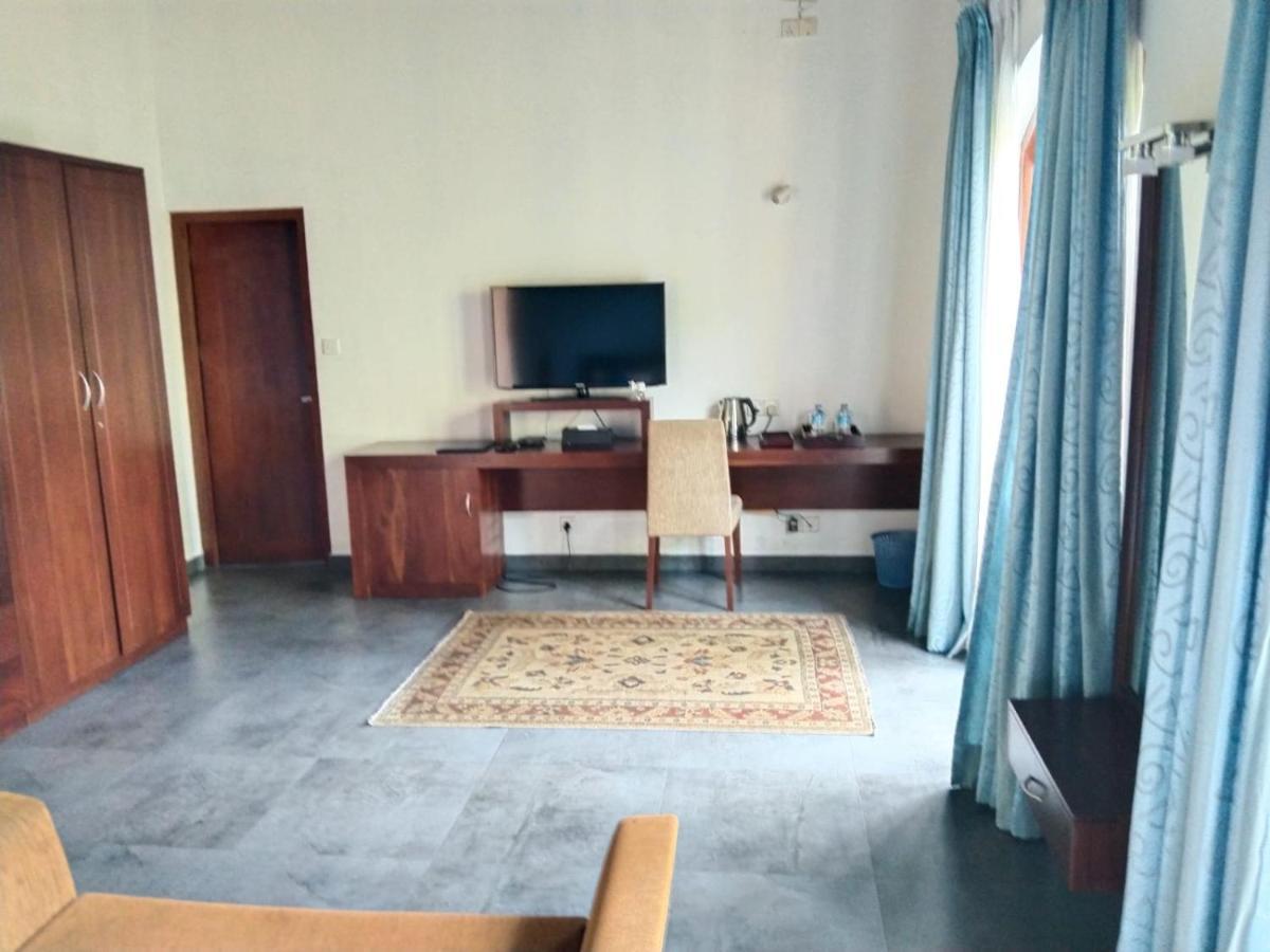Ellen's Place 3*