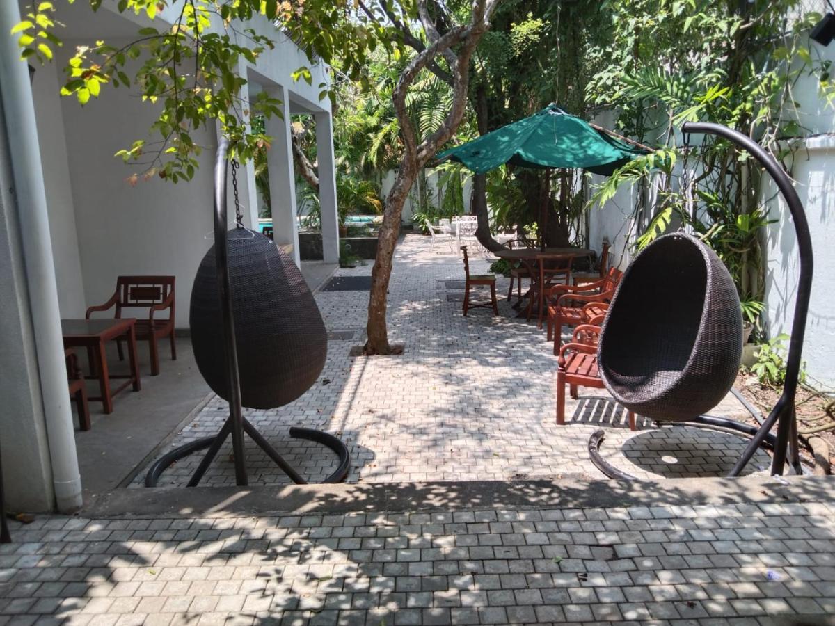 Ellen's Place Hotel 3*