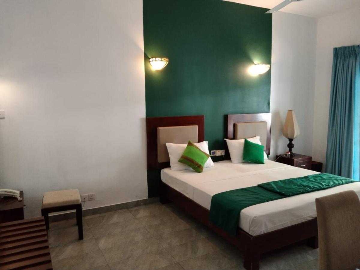 Ellen's Place Hotel