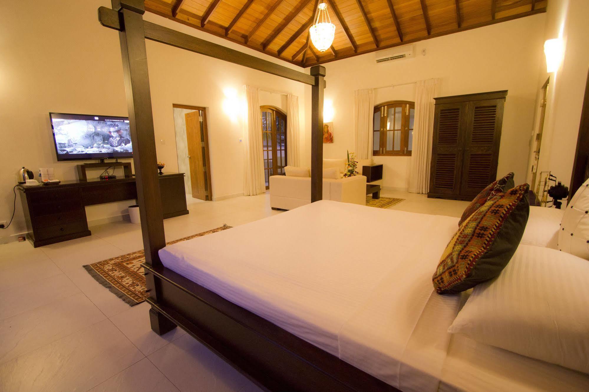 Ellen's Place Hotel 3*